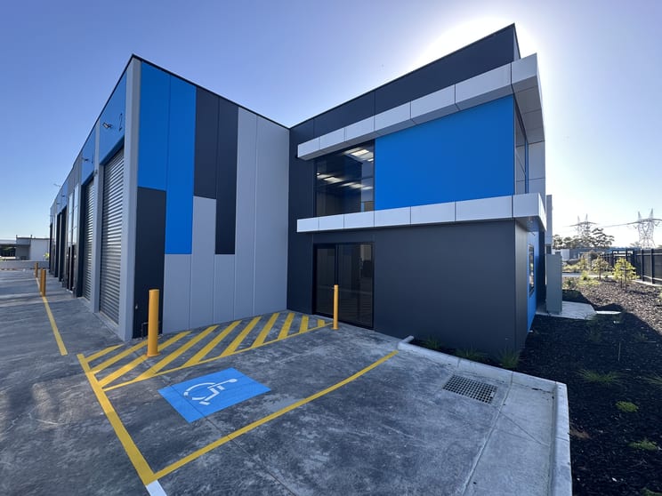 Click to view all images 2/44 Danaher Drive South Morang VIC 3752 - Image 2