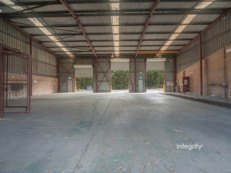 Click to view all images 21 Norfolk Avenue South Nowra NSW 2541 - Image 3