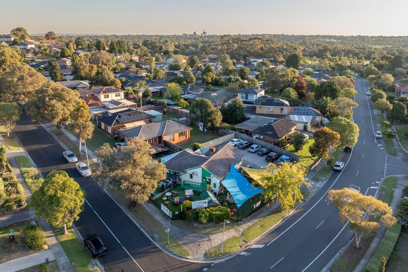 Click to view all images 18 Cristata Avenue Endeavour Hills VIC 3802 - Image 1