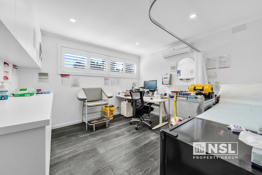 Click to view all images 11 Oxley Ave Bundoora VIC 3083 - Image 2