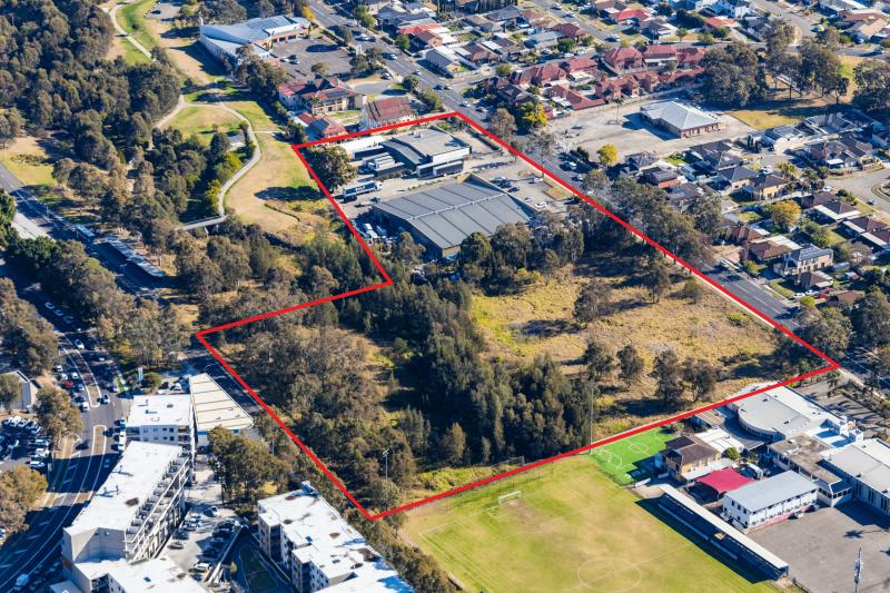 Click to view all images Edensor Park NSW 2176 - Image 2