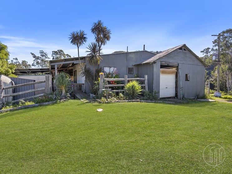 Click to view all images 25 Wallader Road Imbil QLD 4570 - Image 2