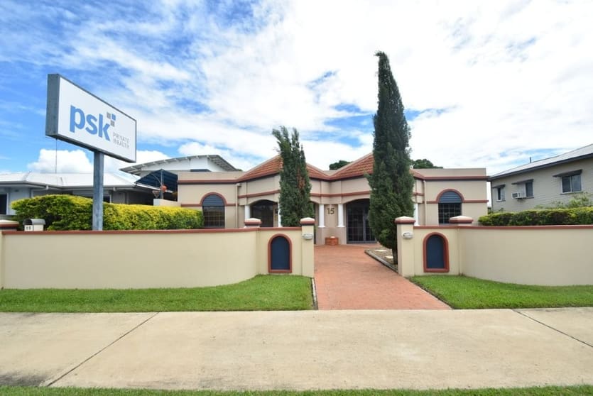 Click to view all images 15 Queen Street Ayr QLD 4807 - Image 1