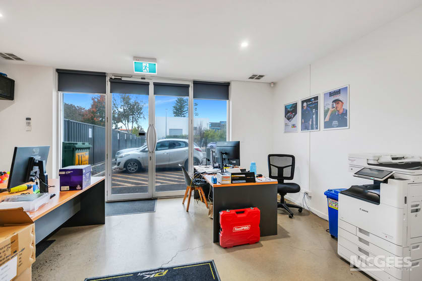 Click to view all images 1B Myer Court Beverley SA 5009 - Image 3