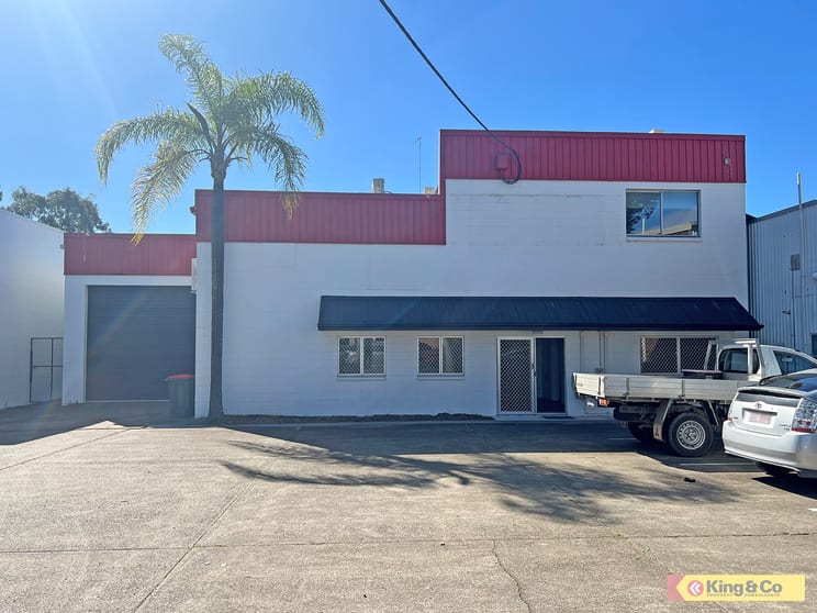 Click to view all images 35 Benronalds Street Seventeen Mile Rocks QLD 4073 - Image 2