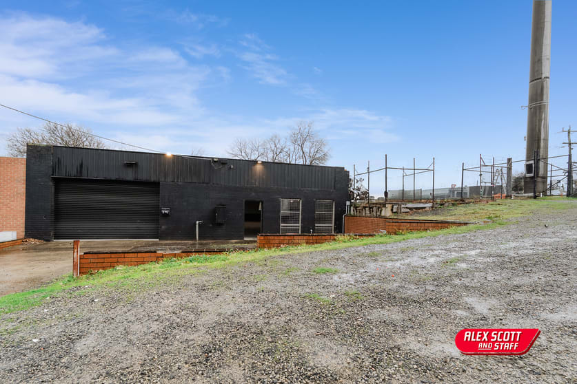 Click to view all images 3 Young Street Leongatha VIC 3953 - Image 1
