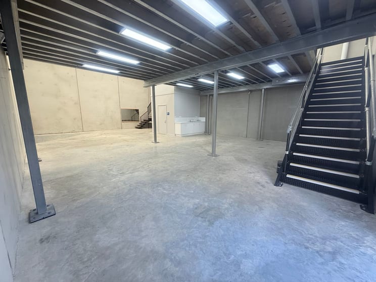 Click to view all images 13/11 Friars Road Moorabbin VIC 3189 - Image 2