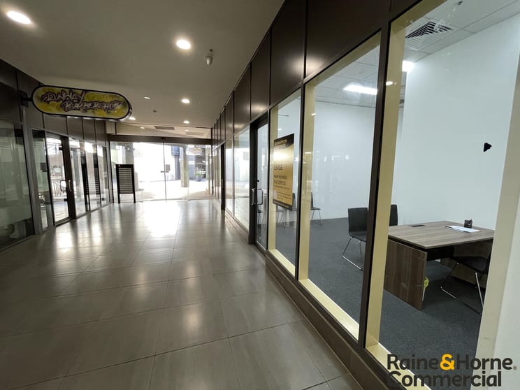 Click to view all images 141/2 Akuna Street City ACT 2601 - Image 2