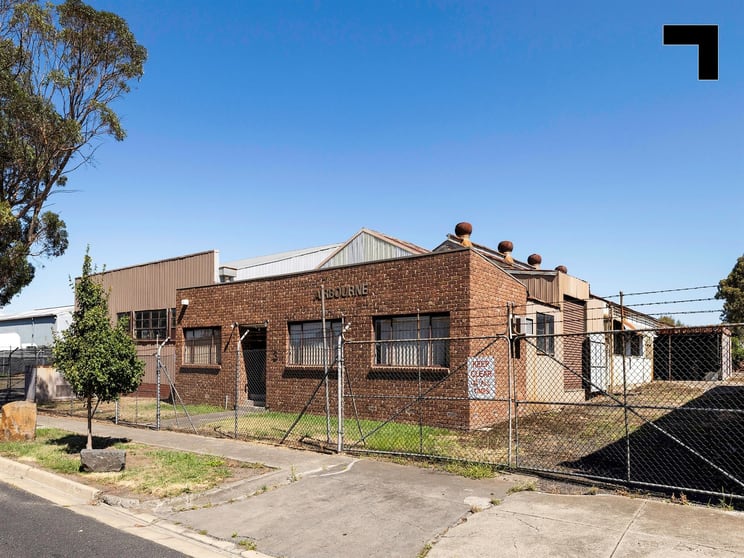 Click to view all images 3 Hocking Street Coburg North VIC 3058 - Image 3