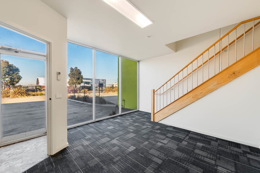 Click to view all images 24 Drake Boulevard Altona VIC 3018 - Image 2