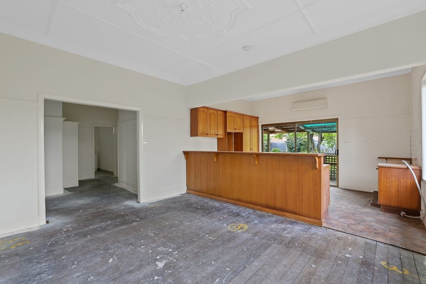 Click to view all images 2 Loch Street Yarragon VIC 3823 - Image 3