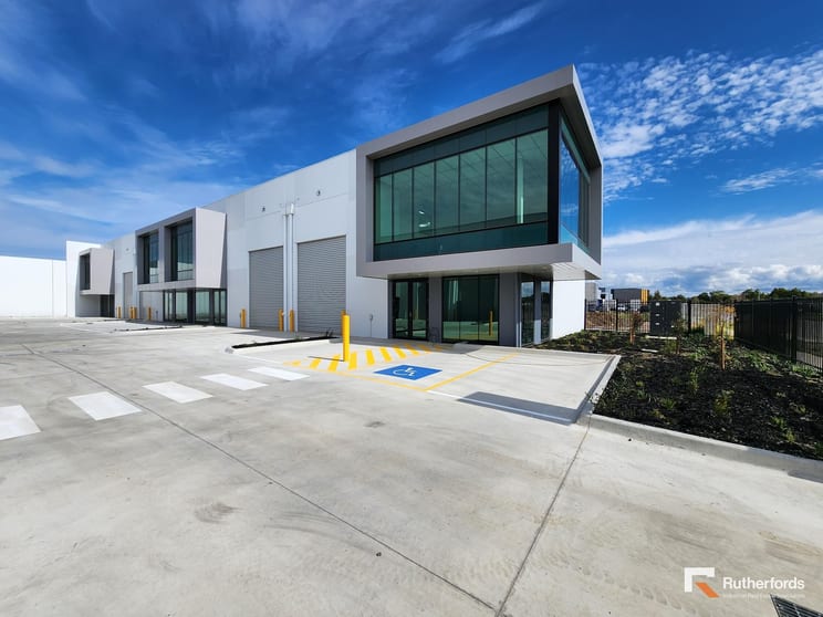 Click to view all images 1-4/28 Freeway Drive Wallan VIC 3756 - Image 1
