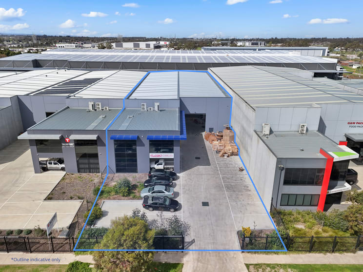 Click to view all images 14 Furlong Street Cranbourne West VIC 3977 - Image 1