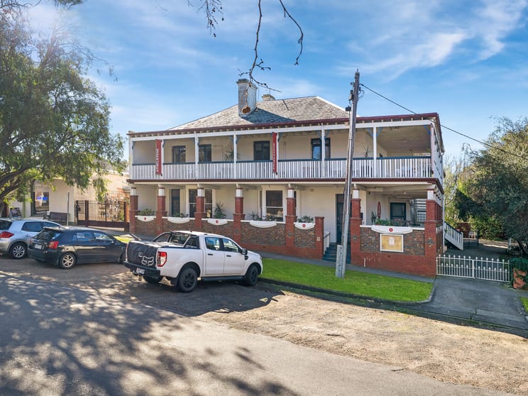 4 Hobson Street Queenscliff VIC 3225 - Image 1