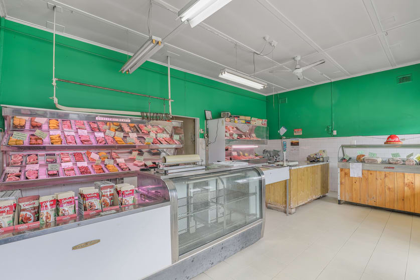 Click to view all images 252 Stewart Street Bathurst NSW 2795 - Image 3