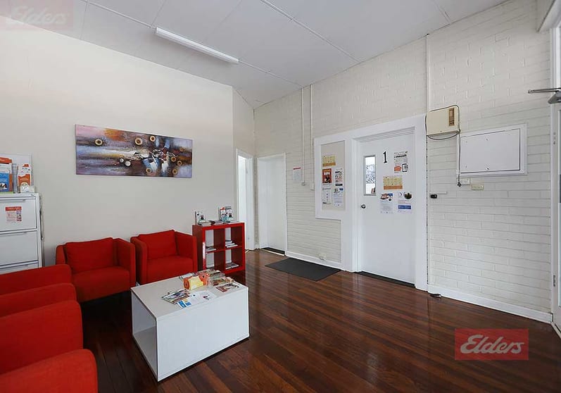 Click to view all images 107 Federal Street Narrogin WA 6312 - Image 2
