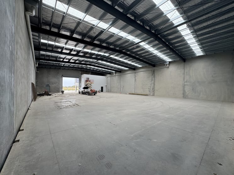 Click to view all images 20-22 Reserve Court Altona VIC 3018 - Image 3