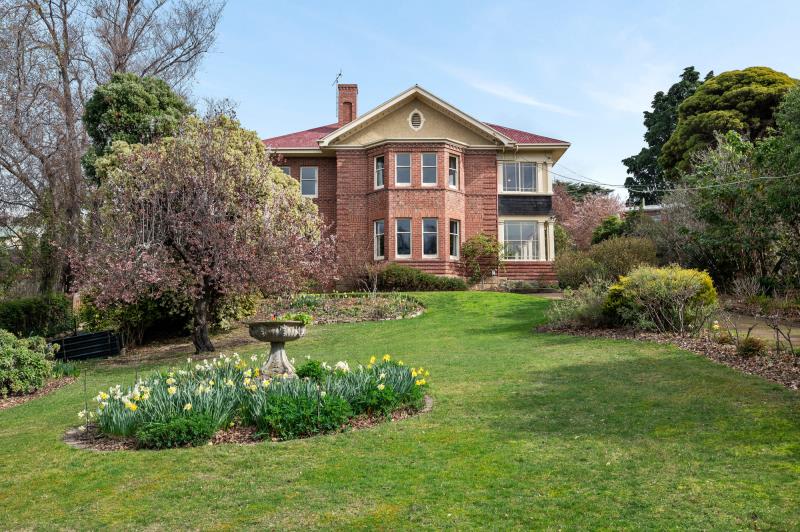 Click to view all images 454 Elizabeth Street North Hobart TAS 7000 - Image 2