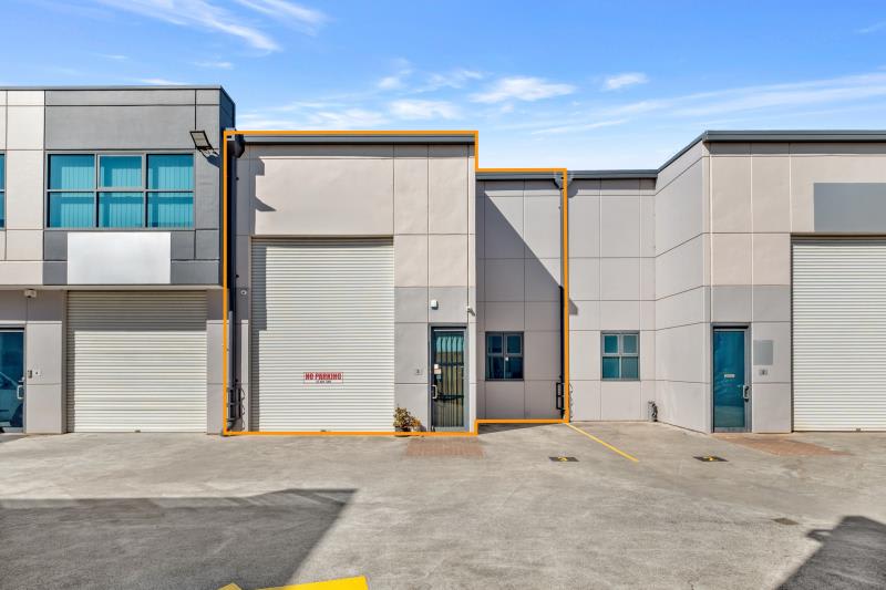 Click to view all images Unit 3/128 Station Road Seven Hills NSW 2147 - Image 2