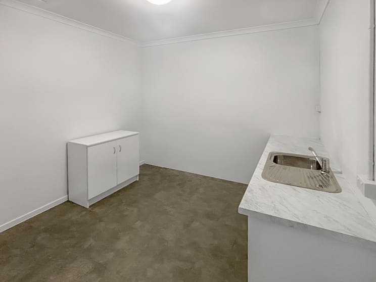 Click to view all images 4/28-30 Geo Hawkins Crescent Corbould Park QLD 4551 - Image 3