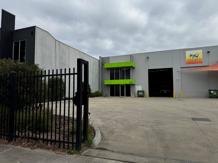 Click to view all images 1/4 Morialta Road Cranbourne West VIC 3977 - Image 2