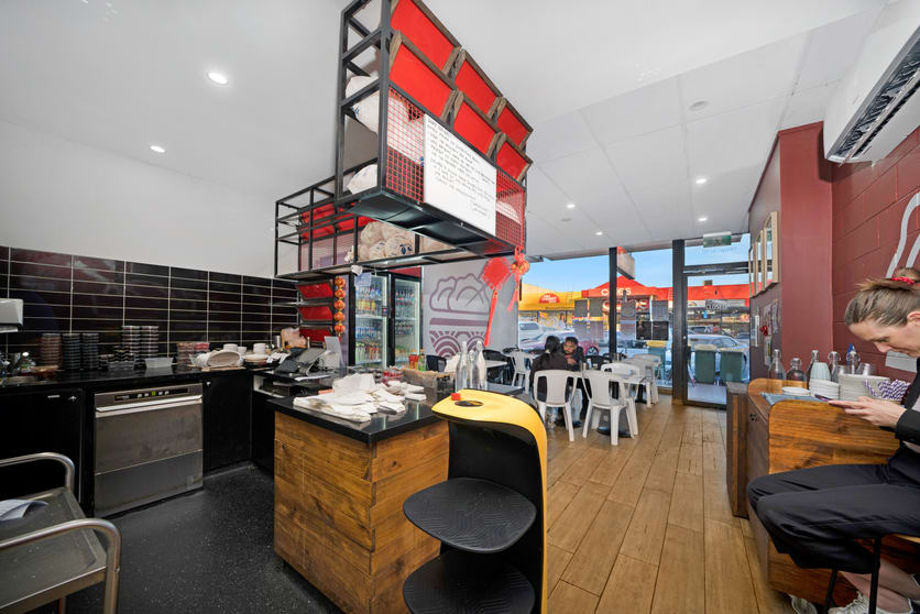 Click to view all images 5/70 Watton Street Werribee VIC 3030 - Image 3