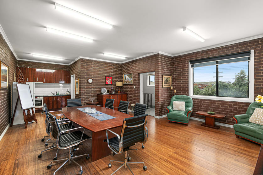 Click to view all images 19 Aylward Avenue Thomastown VIC 3074 - Image 3