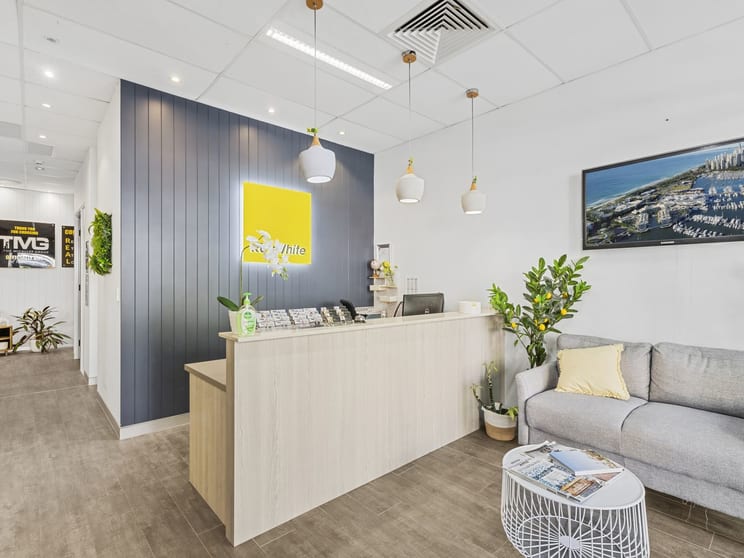 Click to view all images 3029 The Boulevard Carrara QLD 4211 - Image 3