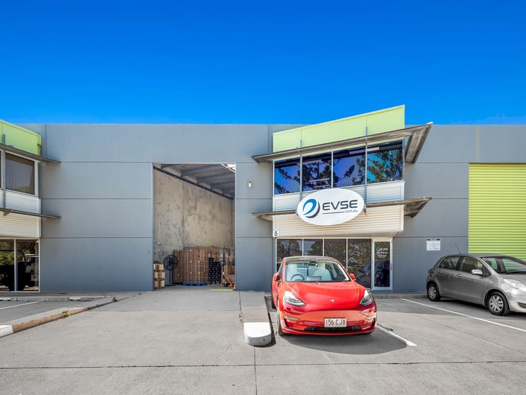 Click to view all images 5/525 Lytton Road Morningside QLD 4170 - Image 1