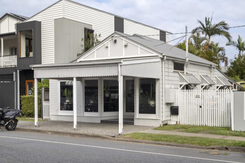 202 Hawthorne Road Hawthorne QLD 4171 - Image 1