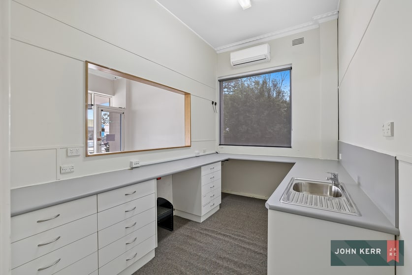 15 Fowler Street Moe VIC 3825 - Image 3