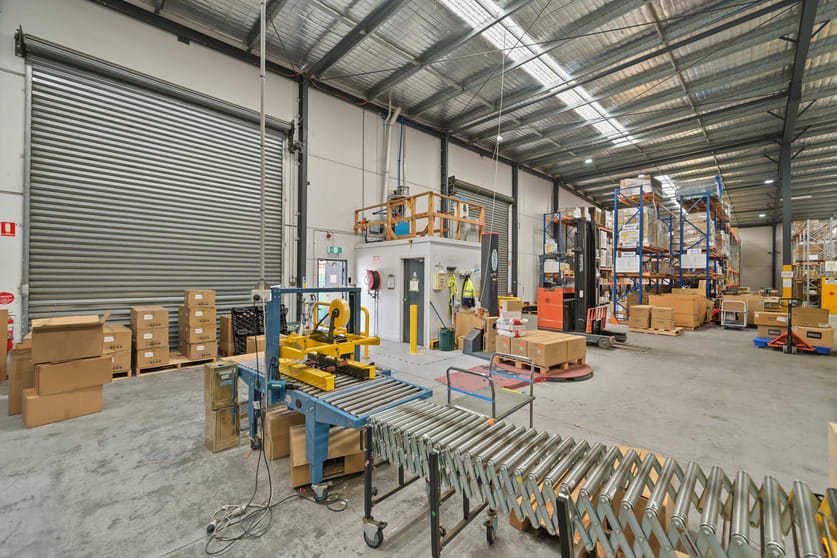 Click to view all images 19 Henderson Road Knoxfield VIC 3180 - Image 3