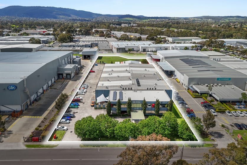 Click to view all images 19 Henderson Road Knoxfield VIC 3180 - Image 1