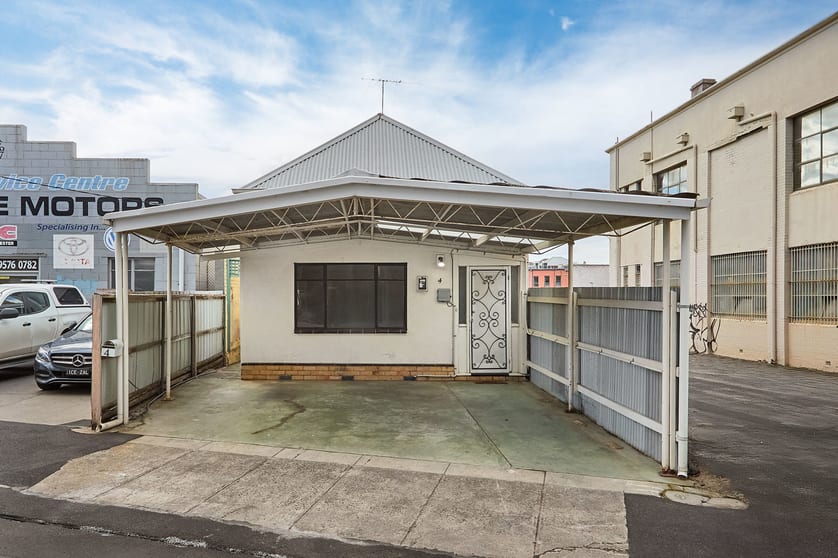 Click to view all images 4 Como Street Malvern VIC 3144 - Image 2