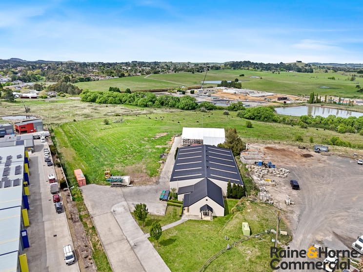 Click to view all images 21-23 Old Dairy Close Moss Vale NSW 2577 - Image 3