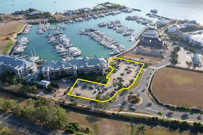 Click to view all images 1-7 The Cove Road Airlie Beach QLD 4802 - Image 1