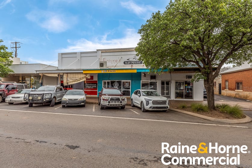 Click to view all images 71 Dandaloo Street Narromine NSW 2821 - Image 1
