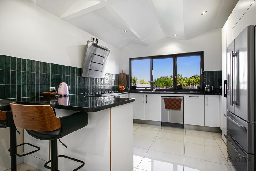 Click to view all images 324-328 Deception Bay Road Deception Bay QLD 4508 - Image 3