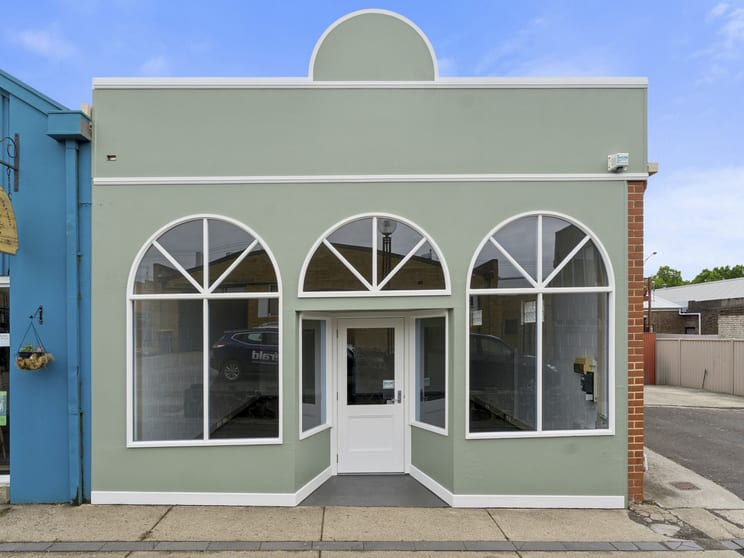 Click to view all images 13 Johnstones Lane Colac VIC 3250 - Image 2