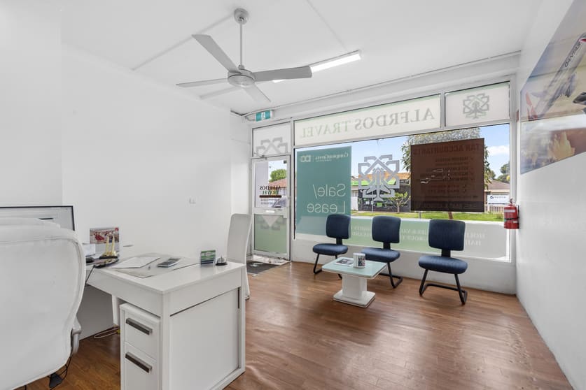 Click to view all images 27 The Circle Altona North VIC 3025 - Image 3