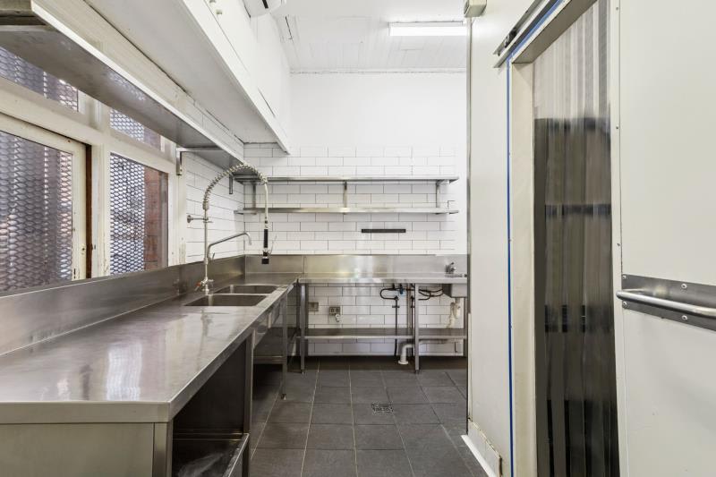 Click to view all images 126 & 126A/126 Queen Street Woollahra NSW 2025 - Image 3