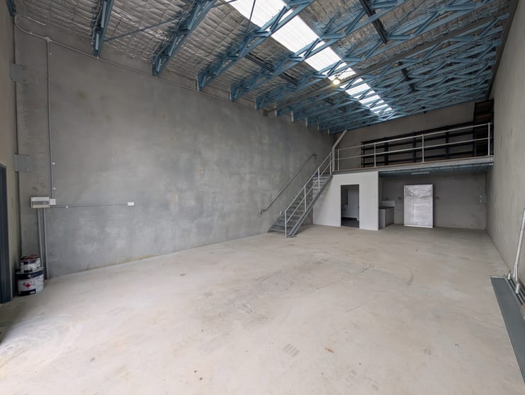 Click to view all images 21/2 Edison Rise Wangara WA 6065 - Image 2