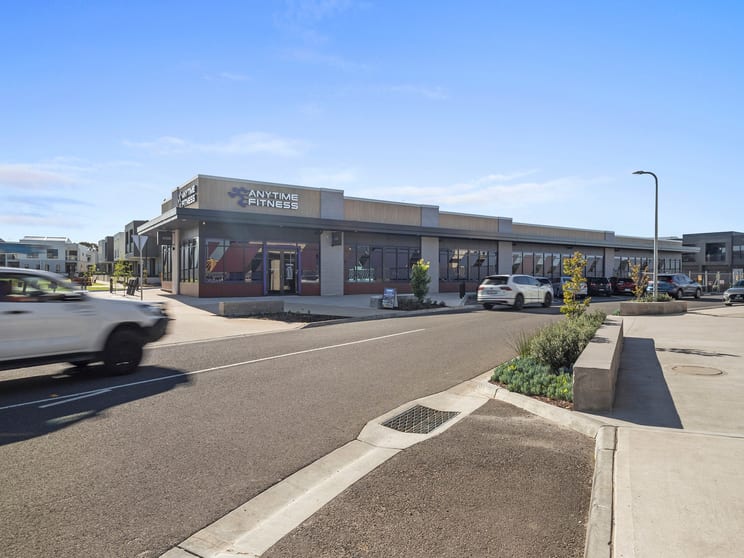 35 Adakite Drive Berwick VIC 3806 - Image 2