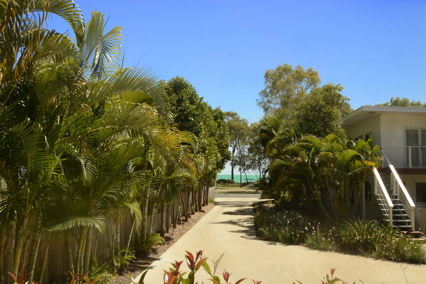 Click to view all images 545 Esplanade Urangan QLD 4655 - Image 3