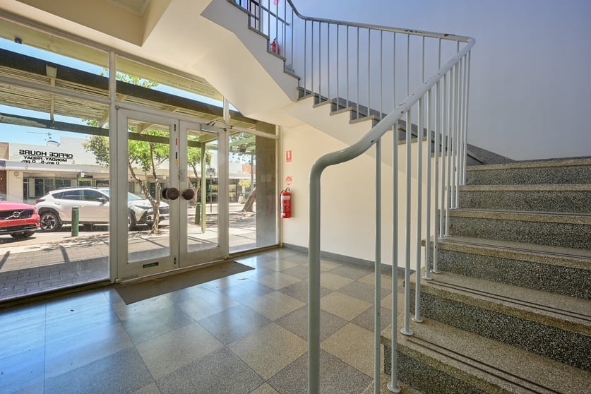 Click to view all images 90 Commercial Road Port Augusta SA 5700 - Image 2