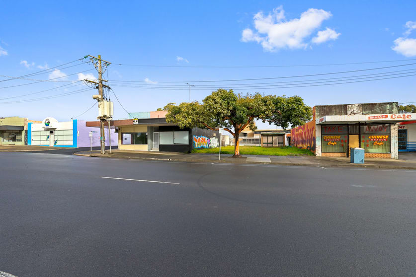 Click to view all images 2, 4-6, 8 Fowler Street Moe VIC 3825 - Image 2