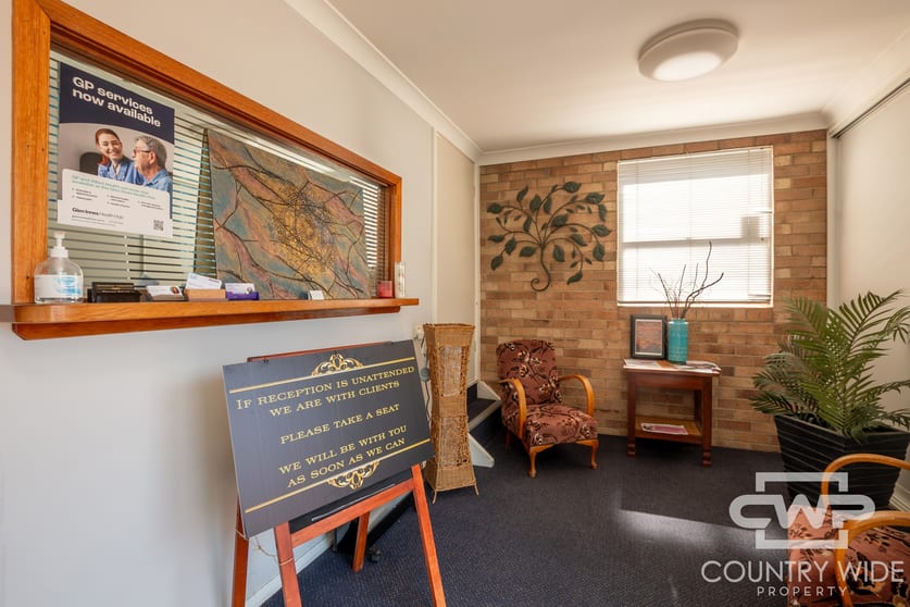 Click to view all images 172 Bourke Street Glen Innes NSW 2370 - Image 3