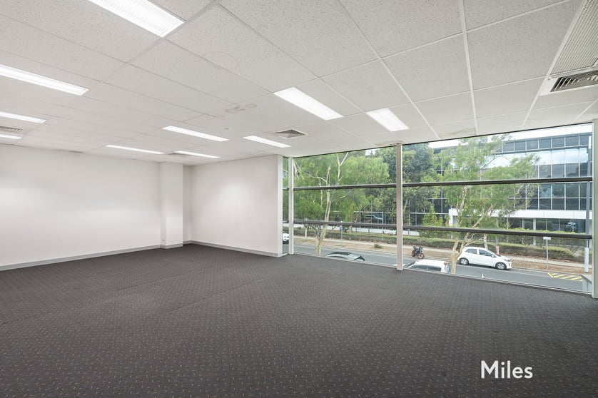 Click to view all images 9 Scholar Drive Bundoora VIC 3083 - Image 3