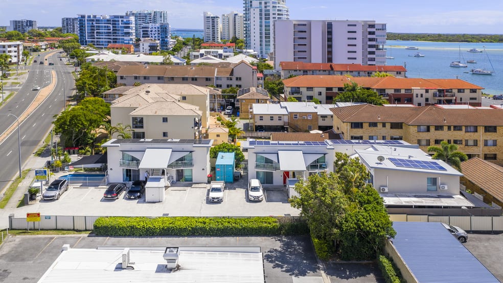 Click to view all images 101 Frank Street Labrador QLD 4215 - Image 3