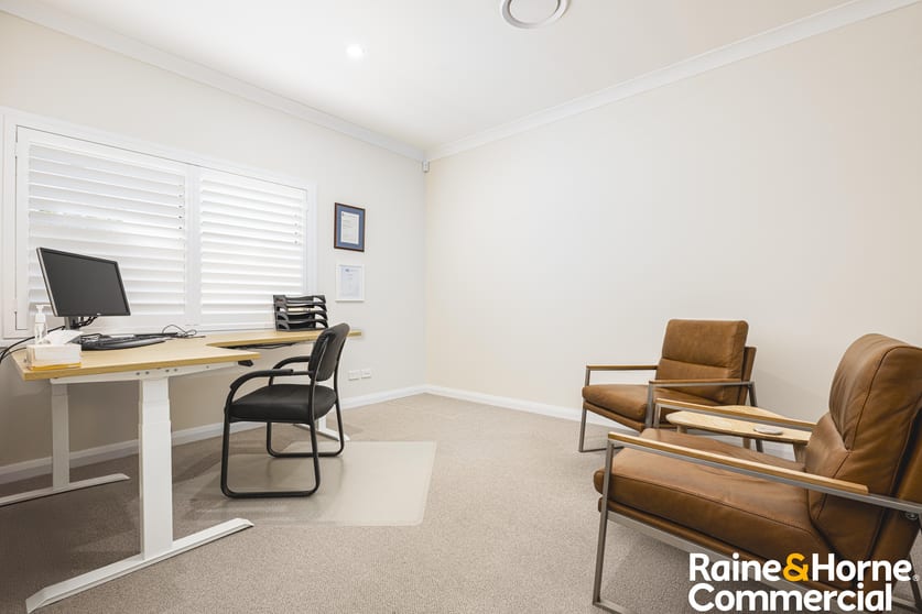 Click to view all images 34 Bradbury Avenue Campbelltown NSW 2560 - Image 4